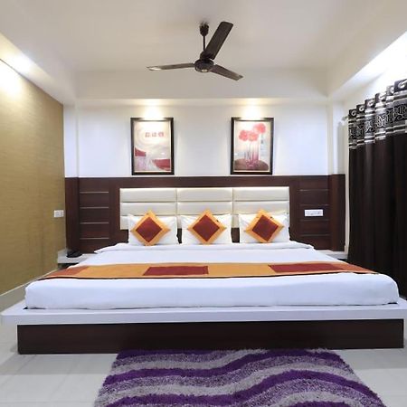 Hotel Rashmi גווהטי מראה חיצוני תמונה