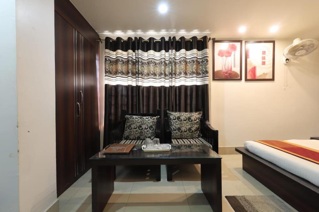 Hotel Rashmi גווהטי מראה חיצוני תמונה