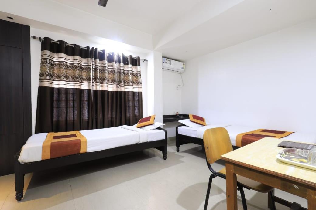Hotel Rashmi גווהטי מראה חיצוני תמונה