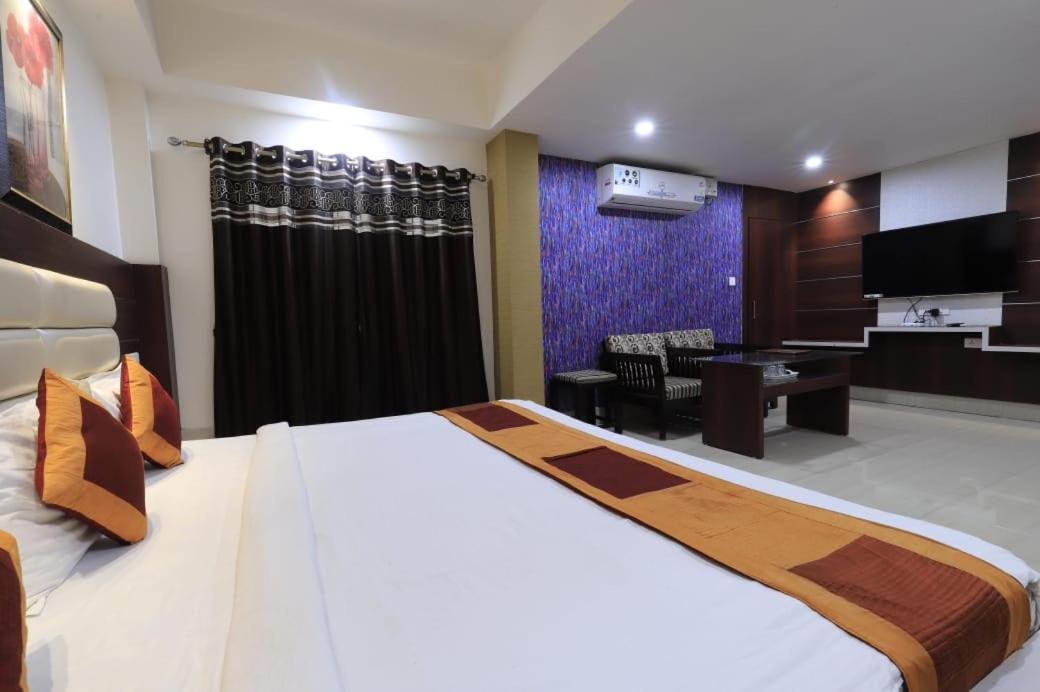 Hotel Rashmi גווהטי מראה חיצוני תמונה
